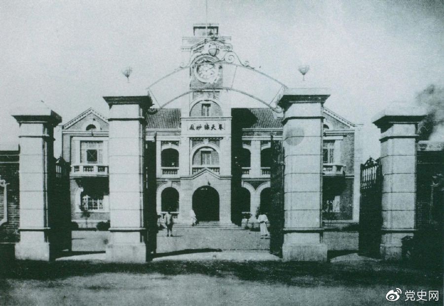 圖為中共滿洲省委舊址。1929年6月，中共中央政治局決定劉少奇任中共滿洲省委書(shū)記。7月，劉少奇到達(dá)奉天（今沈陽(yáng)）赴任。